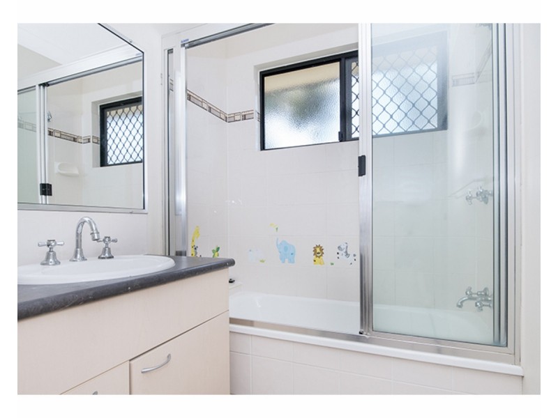 20 Chichester Avenue, Kirwan QLD 4817