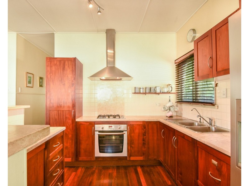 15 Burt Street, Mundingburra QLD 4812