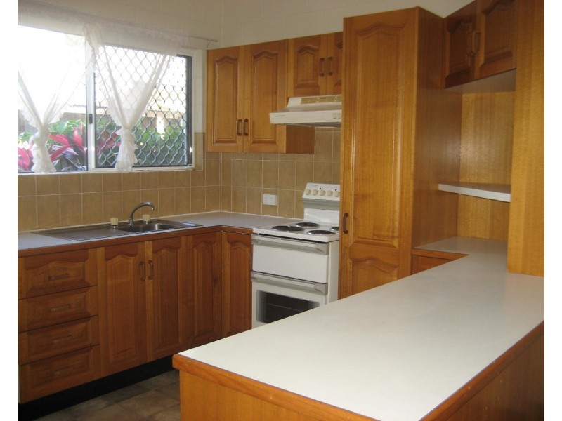 2/34 Park Lane, Hyde Park QLD 4812