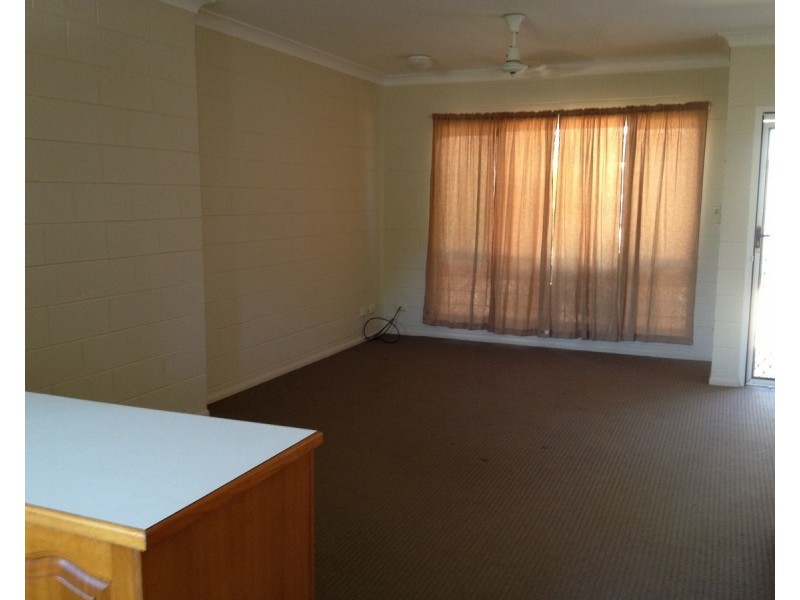 2/34 Park Lane, Hyde Park QLD 4812