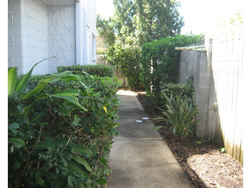 2/34 Park Lane, Hyde Park QLD 4812