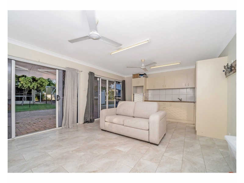 26 Mango Avenue, Mundingburra QLD 4812