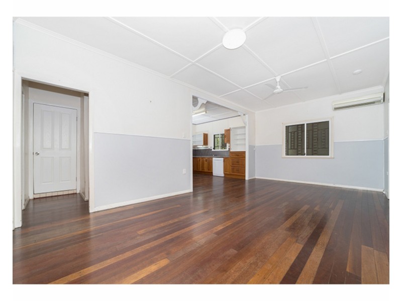 18 The Avenue, Hermit Park QLD 4812