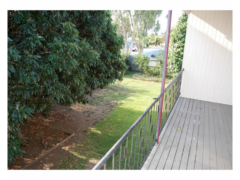 2 Brett Street, Cranbrook QLD 4814