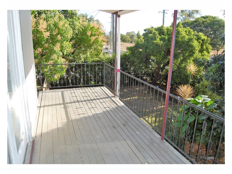 2 Brett Street, Cranbrook QLD 4814
