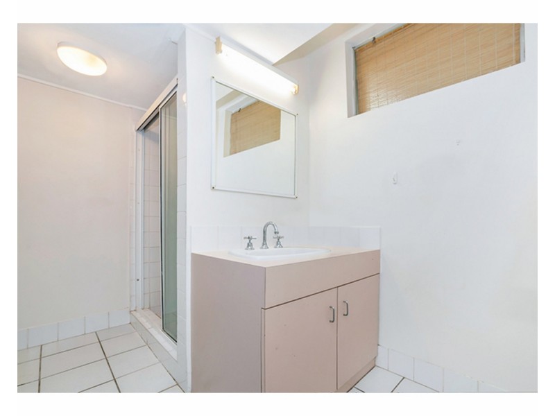 9/6 Hale Street, Townsville City QLD 4810