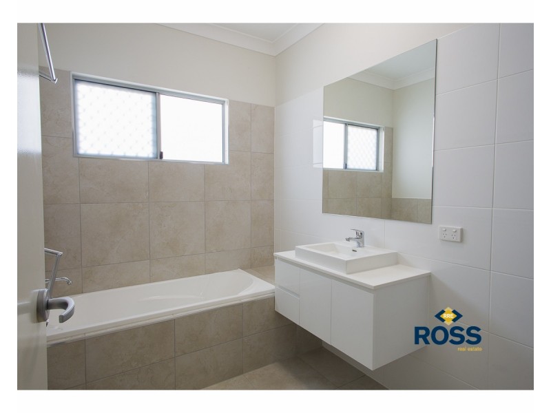 34 Poinsettia Drive, Bohle Plains QLD 4817