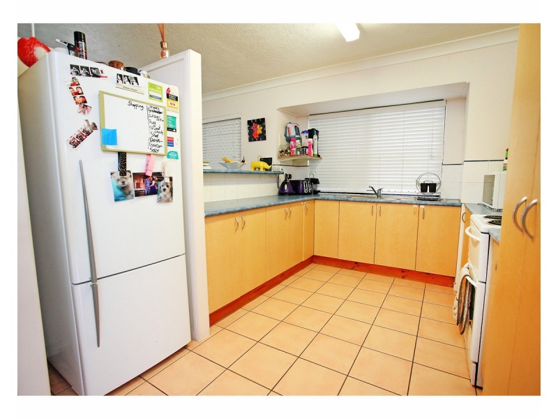 2/10 Tuffley Street, West End QLD 4810