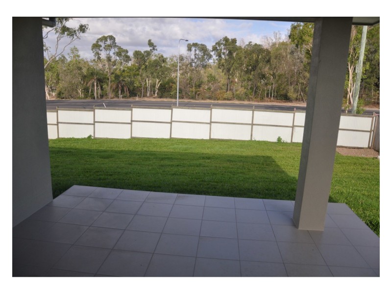 25 Deedes Crescent, Bushland Beach QLD 4818