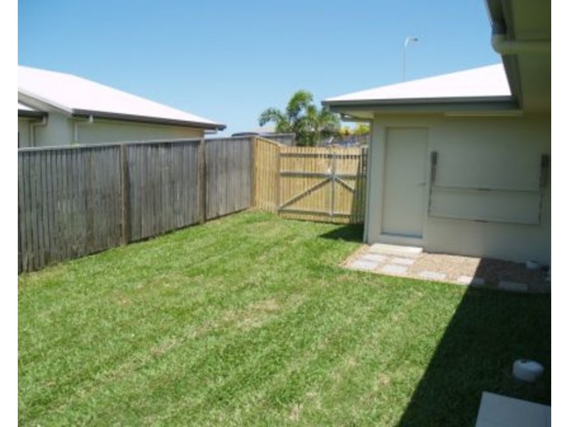 25 Deedes Crescent, Bushland Beach QLD 4818