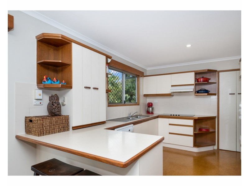 52 Coates Street, Mount Louisa QLD 4814