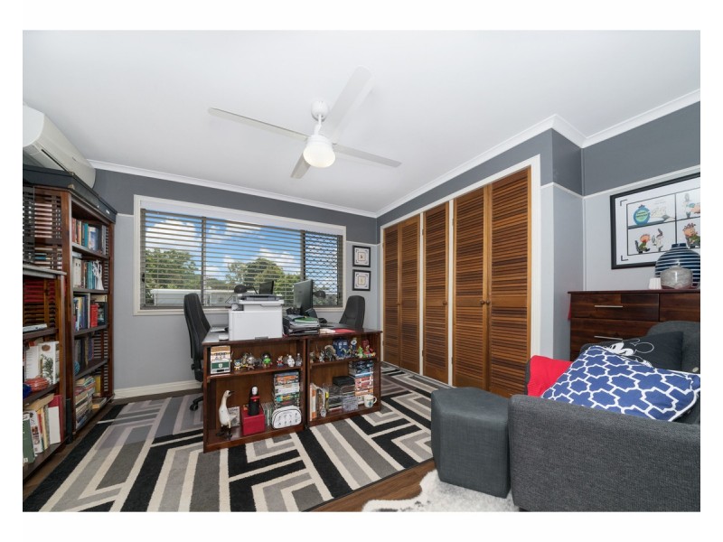 52 Coates Street, Mount Louisa QLD 4814