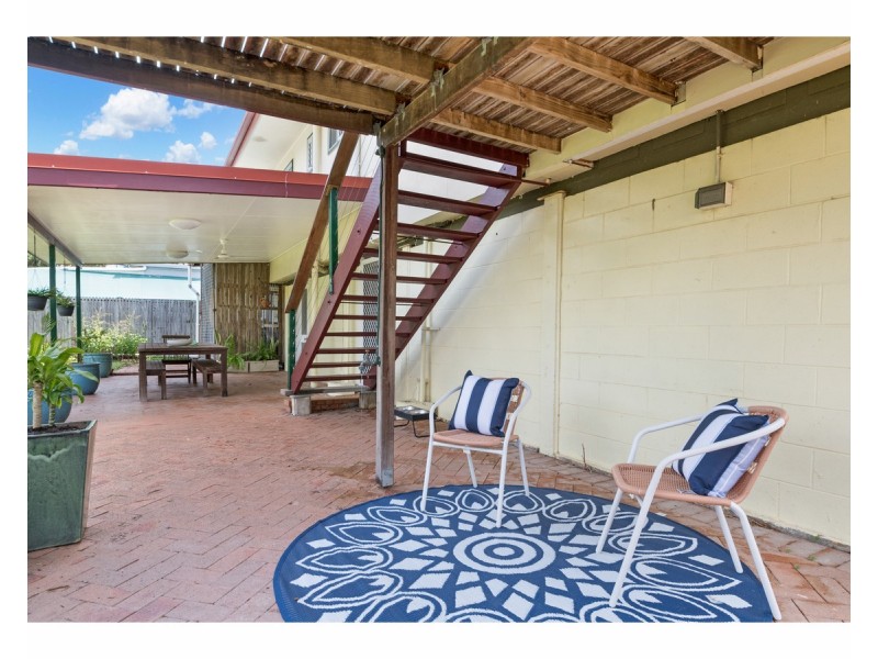 52 Coates Street, Mount Louisa QLD 4814