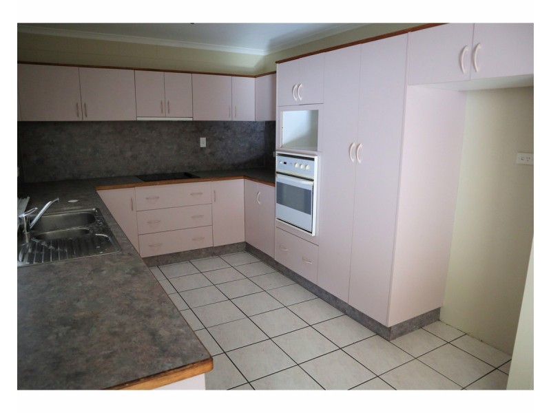 17 Malbon Road, Kirwan QLD 4817