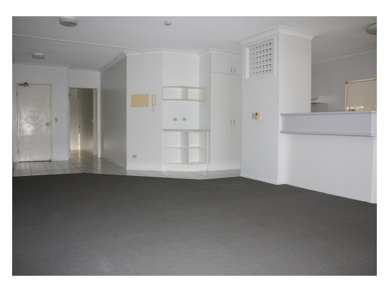 1/377 Stanley Street West, North Ward QLD 4810