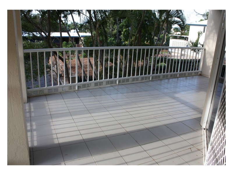 1/377 Stanley Street West, North Ward QLD 4810