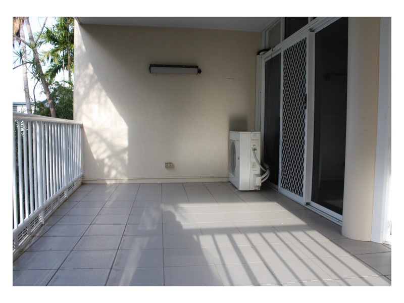 1/377 Stanley Street West, North Ward QLD 4810