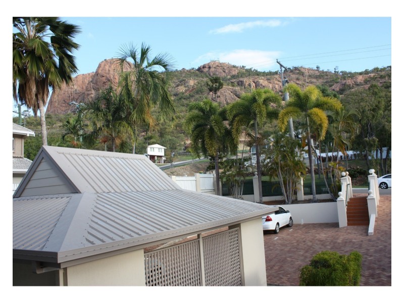 1/377 Stanley Street West, North Ward QLD 4810