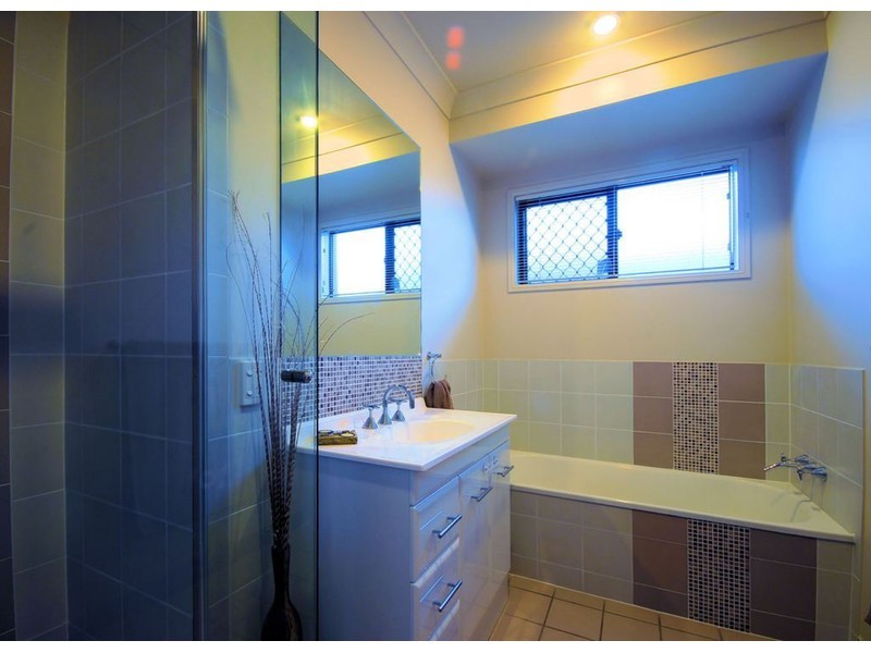 12 Kenwick Place, Kirwan QLD 4817