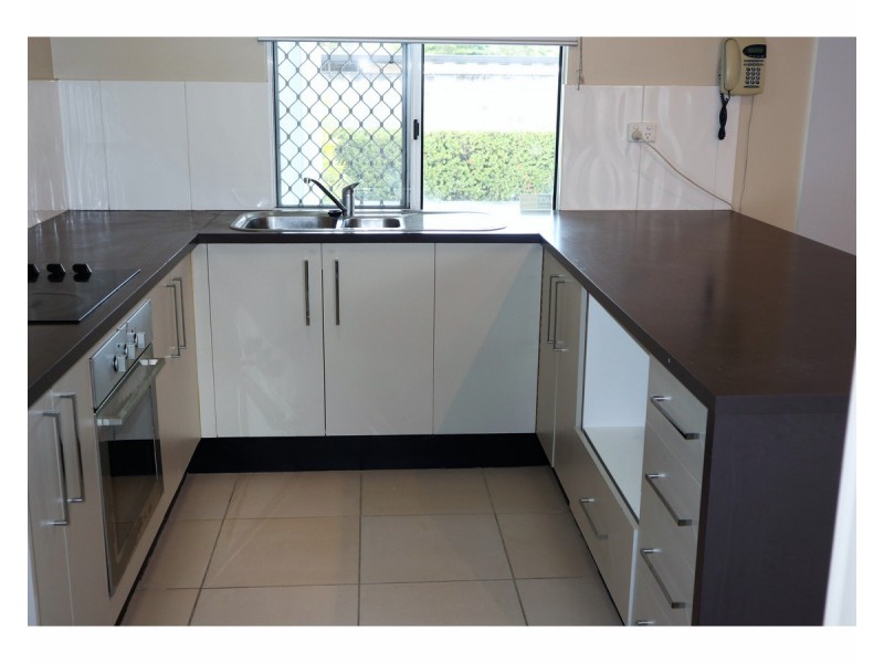 2/7 Alroy Street, Pimlico QLD 4812