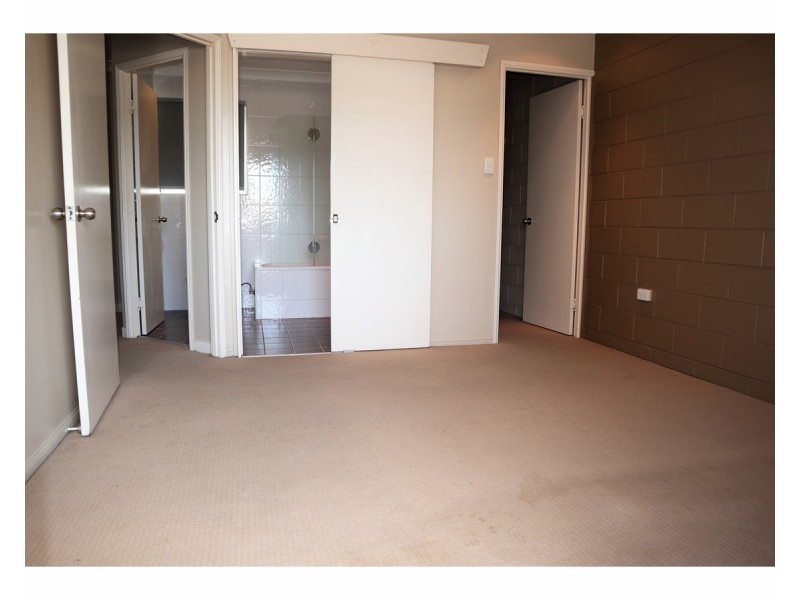 2/7 Alroy Street, Pimlico QLD 4812