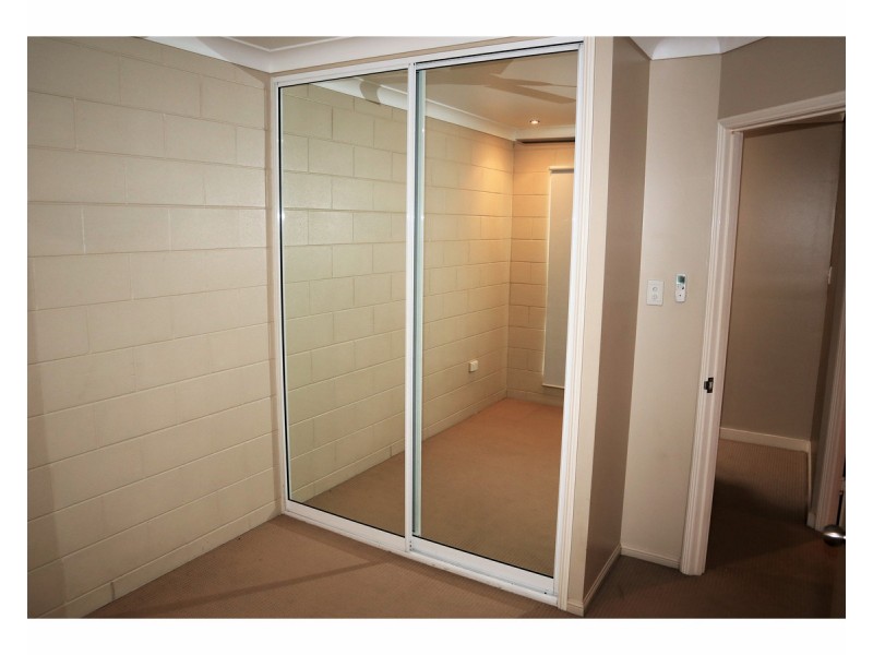 2/7 Alroy Street, Pimlico QLD 4812