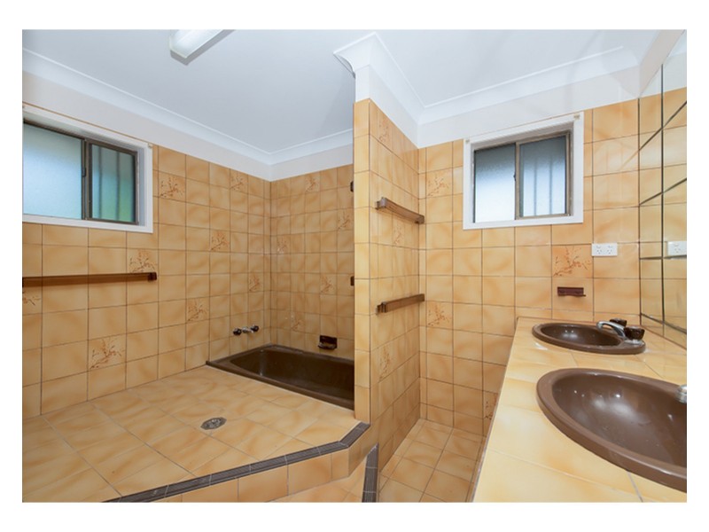 8 Mathiesen Street, Cranbrook QLD 4814