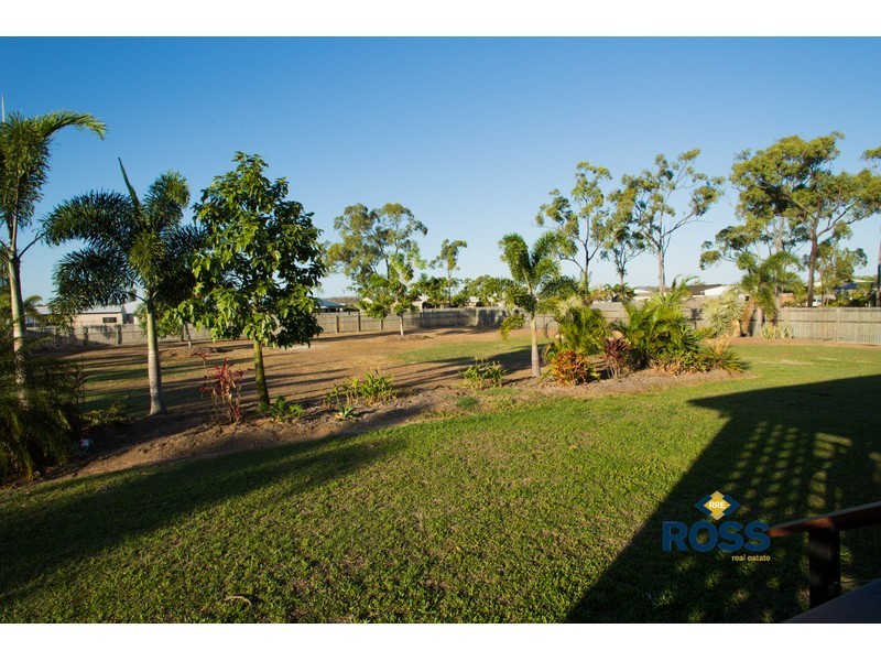 12 Stenhouse Court, Mount Low QLD 4818