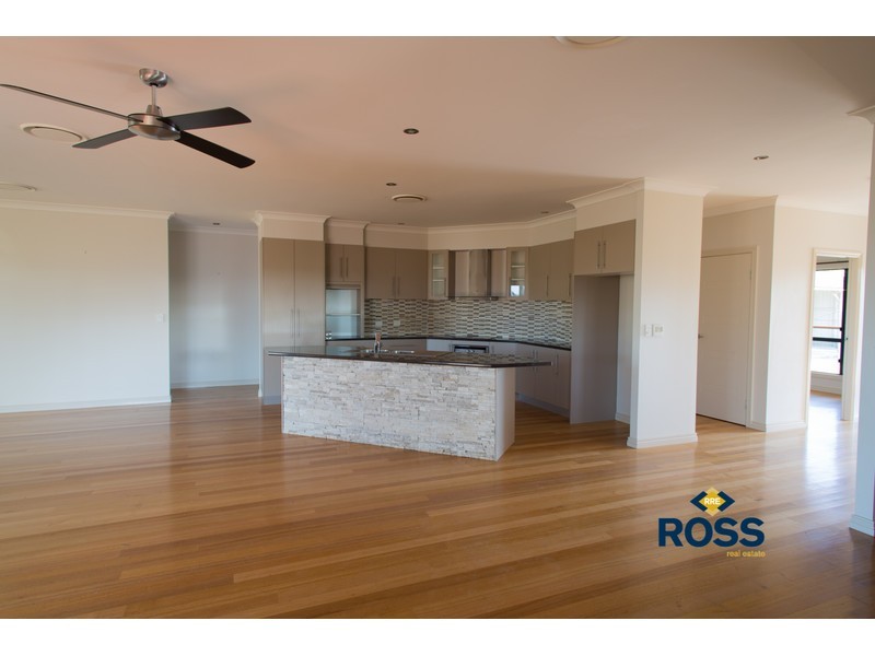 12 Stenhouse Court, Mount Low QLD 4818