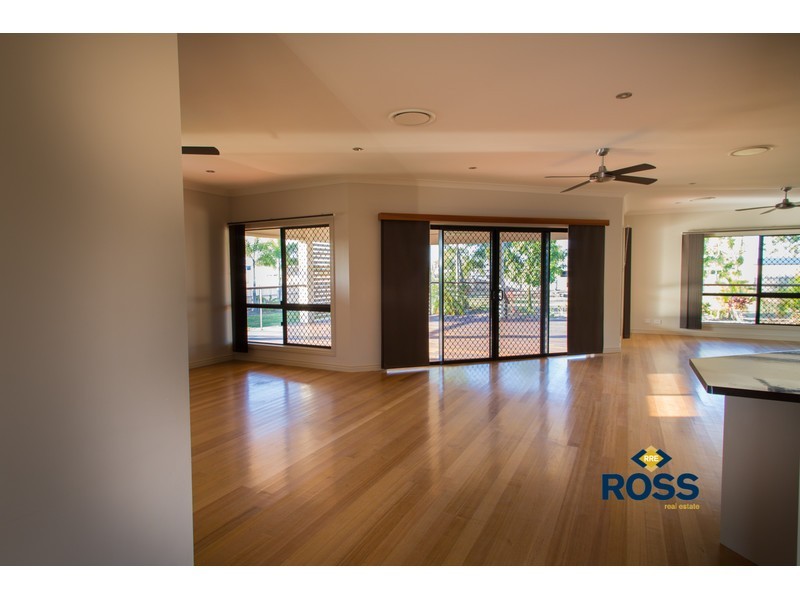 12 Stenhouse Court, Mount Low QLD 4818