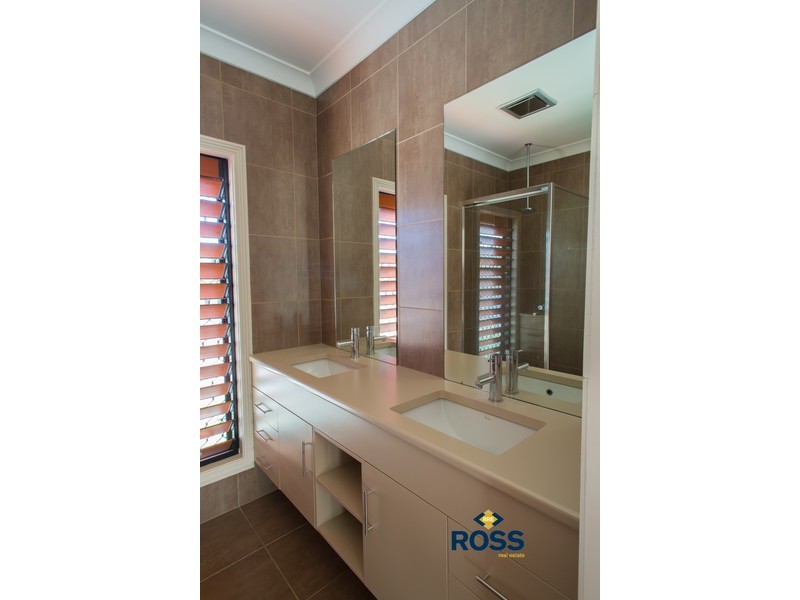 12 Stenhouse Court, Mount Low QLD 4818