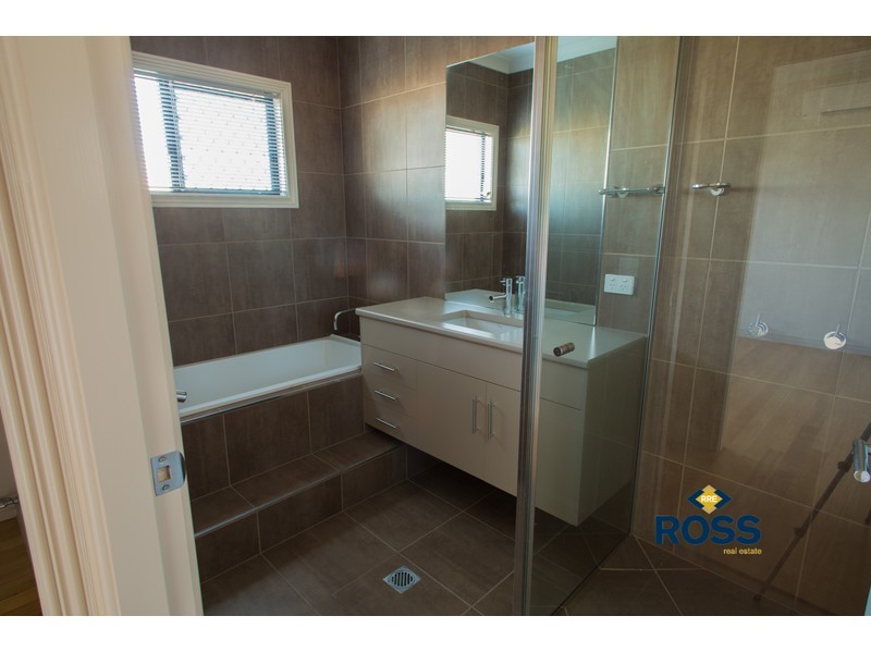 12 Stenhouse Court, Mount Low QLD 4818