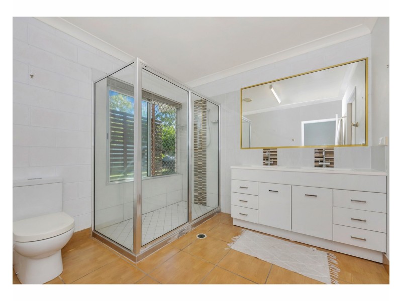 11 Sentosa Court, Kelso QLD 4815