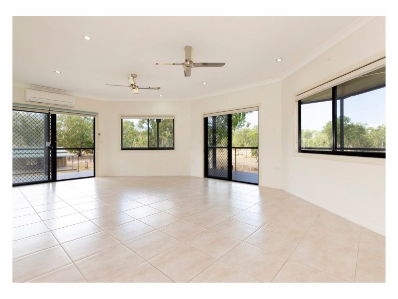 8 Maconachies Road, Majors Creek QLD 4816