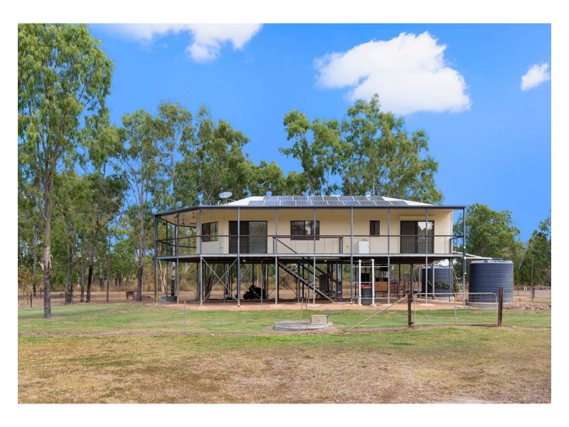 8 Maconachies Road, Majors Creek QLD 4816