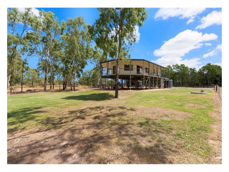 8 Maconachies Road, Majors Creek QLD 4816