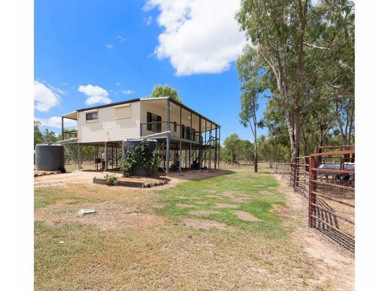 8 Maconachies Road, Majors Creek QLD 4816