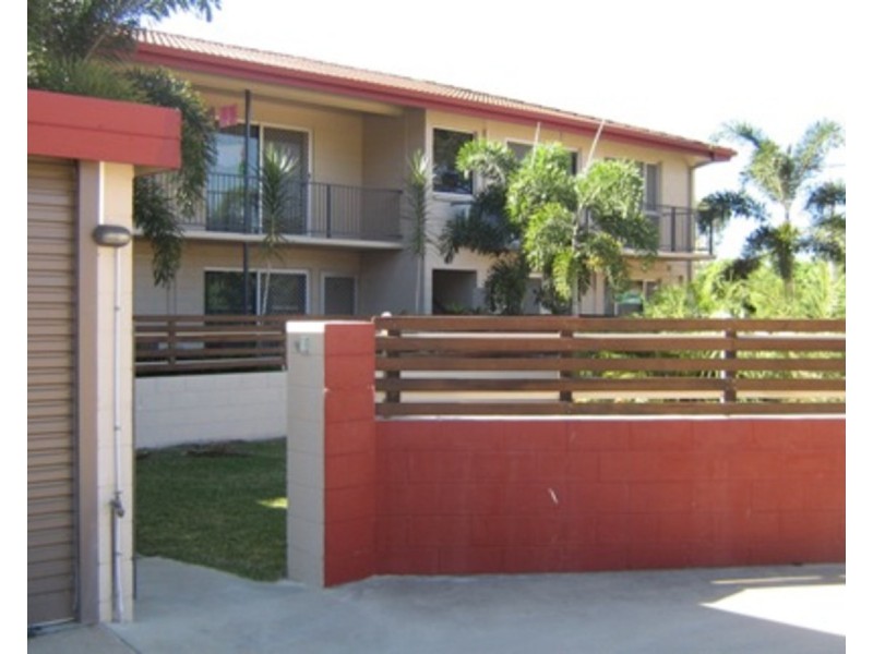 1/2 Howitt Street, North Ward QLD 4810