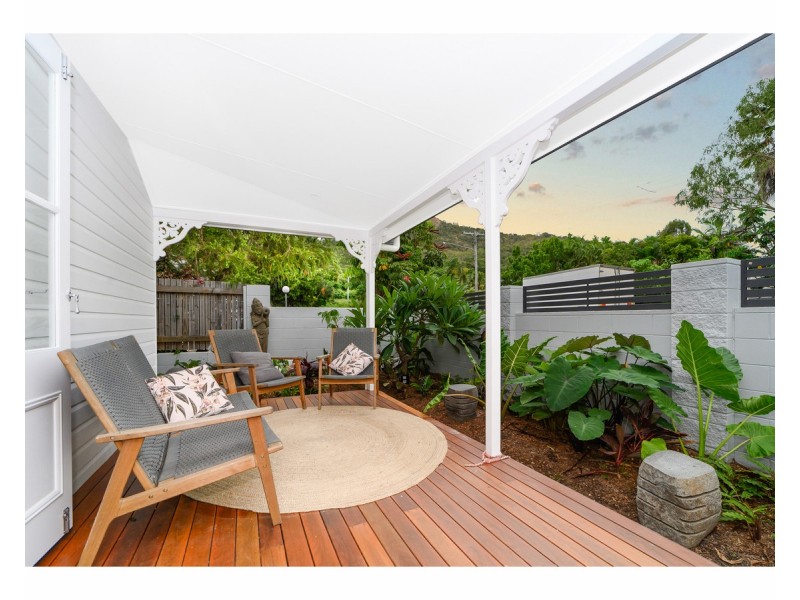 14 Margaret Street, West End QLD 4810