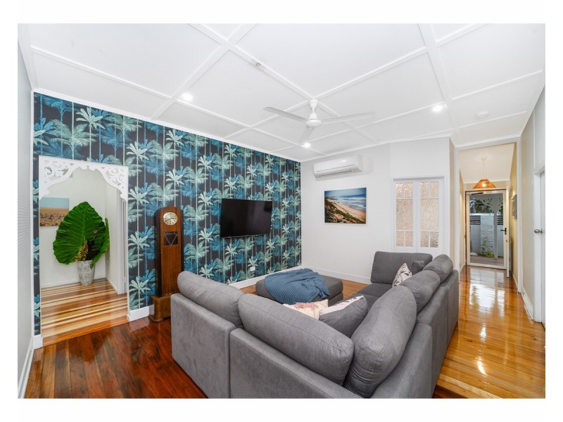 14 Margaret Street, West End QLD 4810