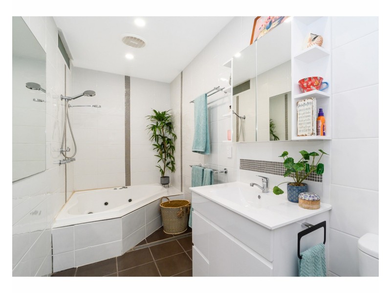 14 Margaret Street, West End QLD 4810