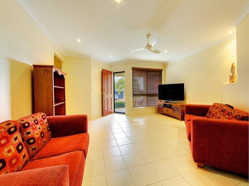 8 Fuji Court, Mount Louisa QLD 4814