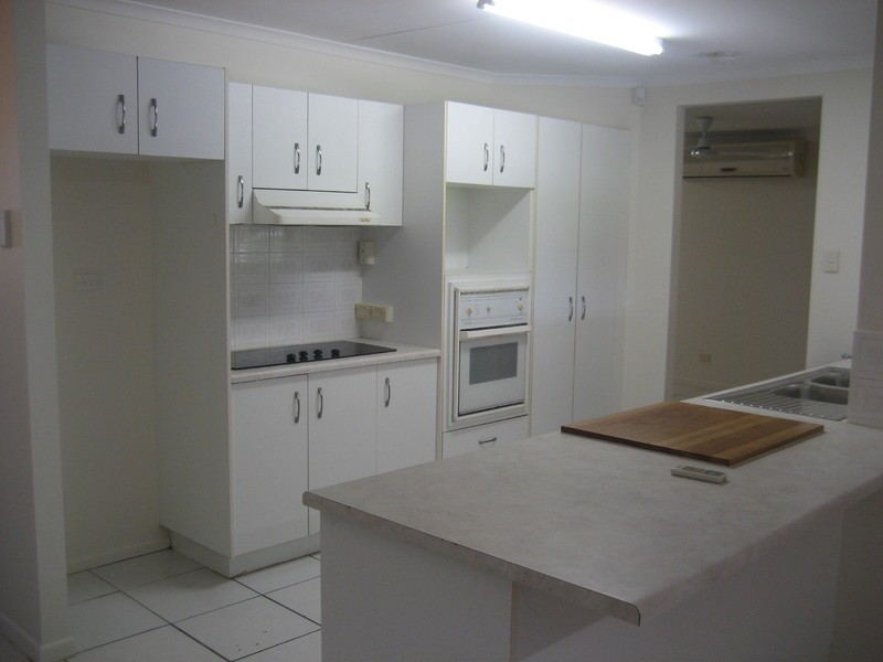 26 Tottenham Street, Kirwan QLD 4817