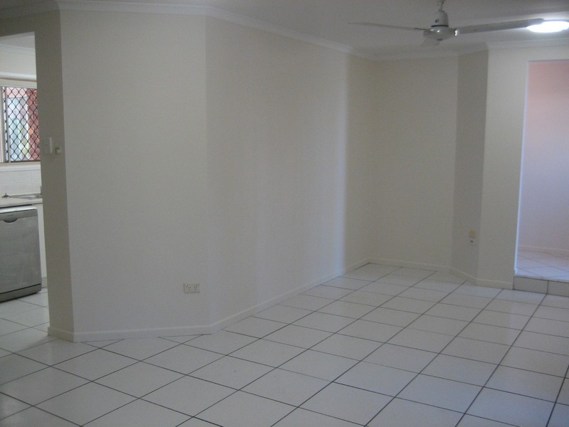 26 Tottenham Street, Kirwan QLD 4817