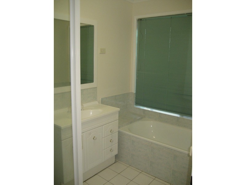 26 Tottenham Street, Kirwan QLD 4817