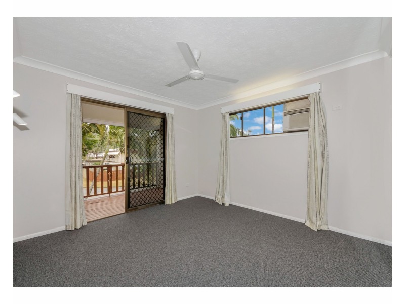 9 Peter Street, Kelso QLD 4815