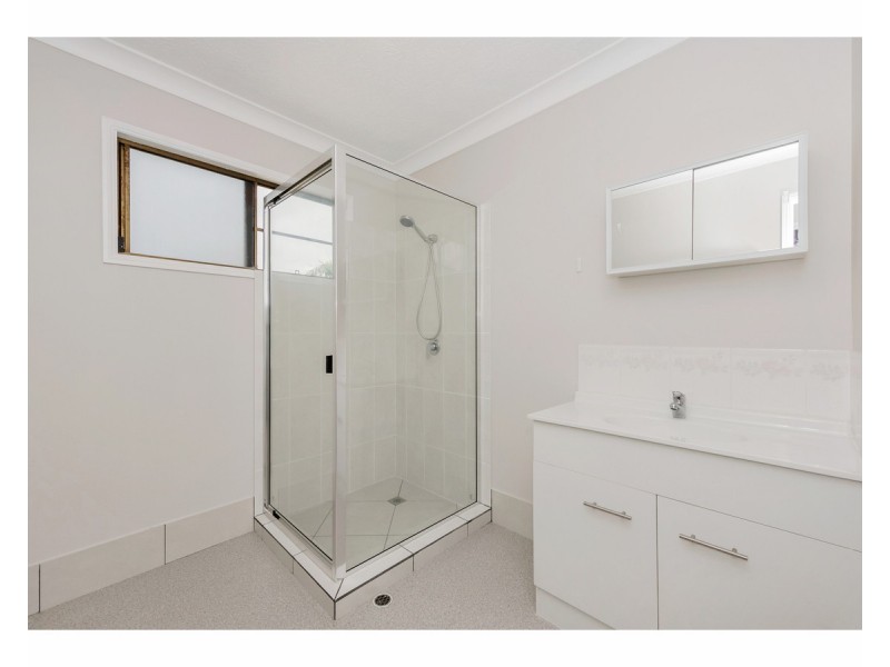 9 Peter Street, Kelso QLD 4815