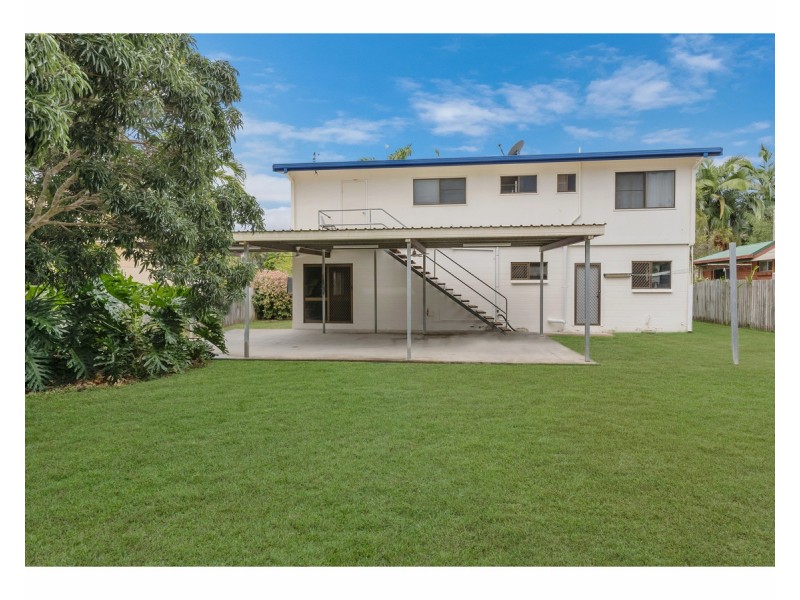 9 Peter Street, Kelso QLD 4815