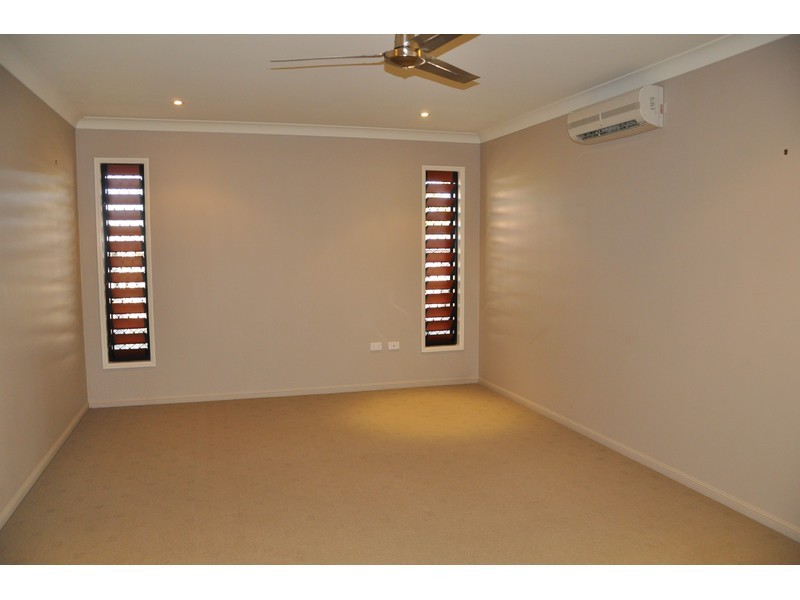 31 Sheerwater Parade, Douglas QLD 4814