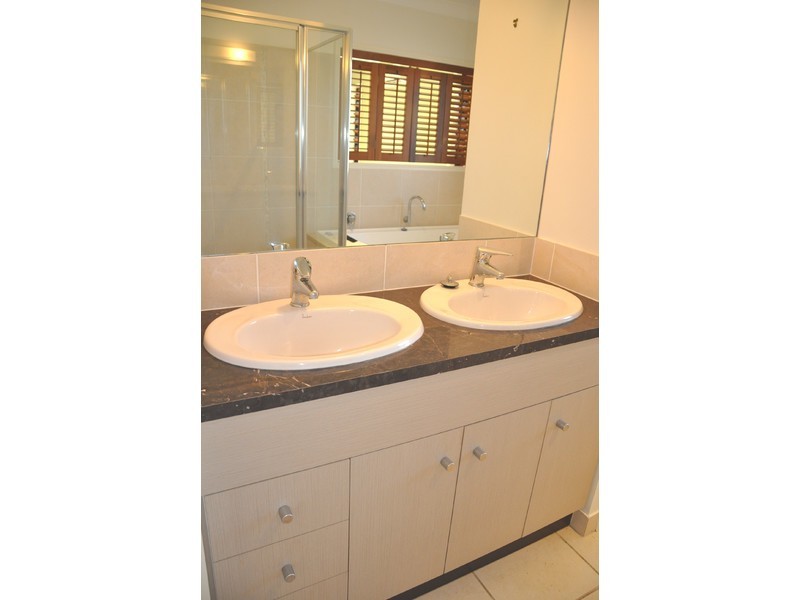 31 Sheerwater Parade, Douglas QLD 4814